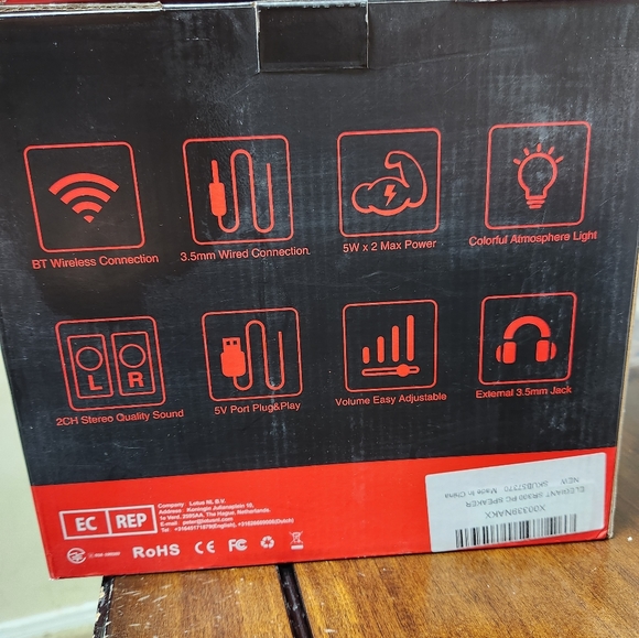 Desk vacuum, PC speakers, Plug and play microphone, blink mini camera - Picture 5 of 9